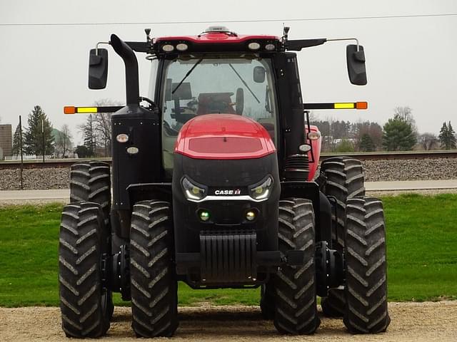 Image of Case IH Magnum 400 equipment image 3