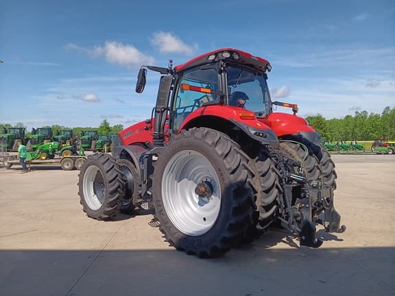 Image of Case IH Magnum 400 equipment image 4