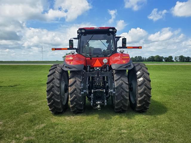 Image of Case IH Magnum 400 equipment image 3