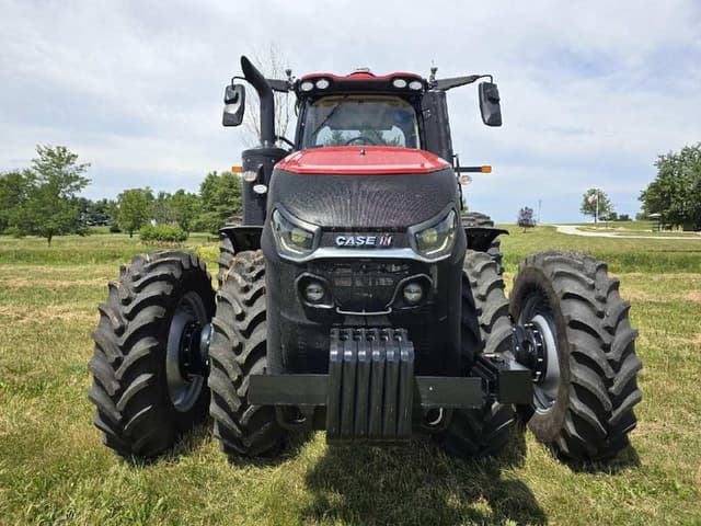 Image of Case IH Magnum 400 equipment image 2
