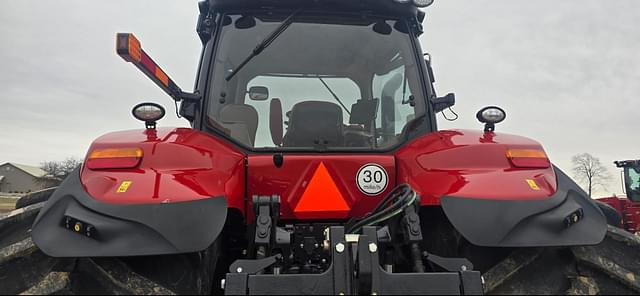 Image of Case IH Magnum 400 equipment image 3