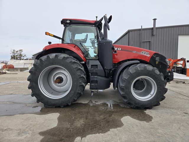 Image of Case IH Magnum 400 equipment image 4