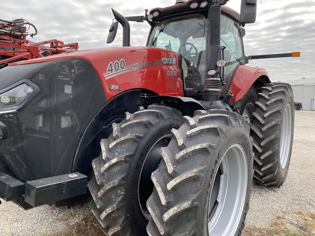 Image of Case IH Magnum 400 equipment image 2
