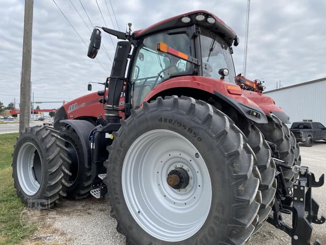 Image of Case IH Magnum 400 equipment image 4