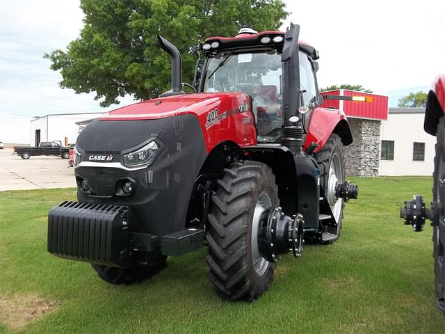 Image of Case IH Magnum 400 equipment image 3