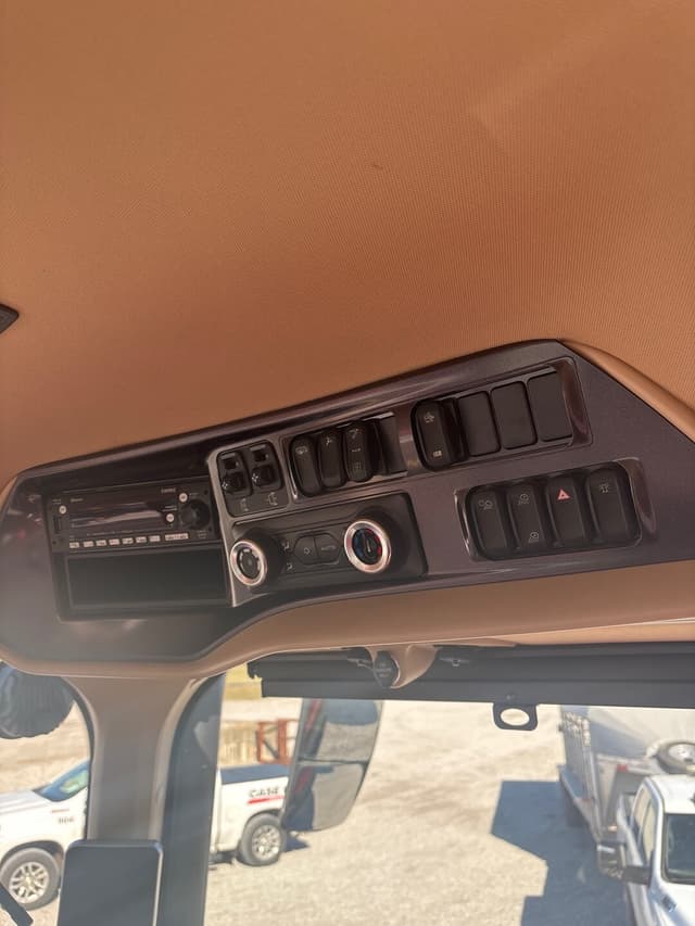 Image of Case IH Magnum 400 Rowtrac equipment image 1