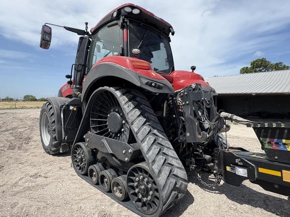 Image of Case IH Magnum 400 Rowtrac equipment image 4