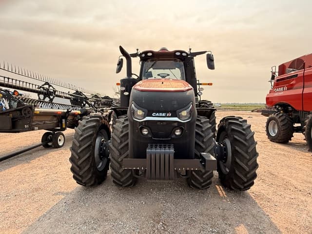 Image of Case IH Magnum 400 equipment image 1