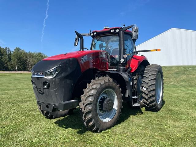 Image of Case IH Magnum 250 CVT equipment image 1