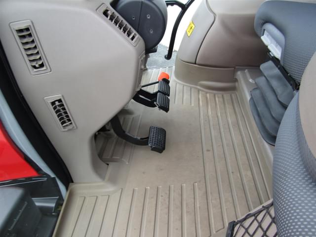 Image of Case IH Maxxum 125 equipment image 3