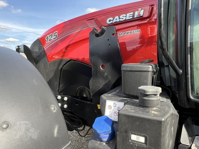 Image of Case IH Maxxum 125 equipment image 4
