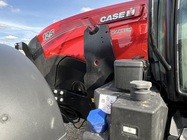 Image of Case IH Maxxum 125 equipment image 4