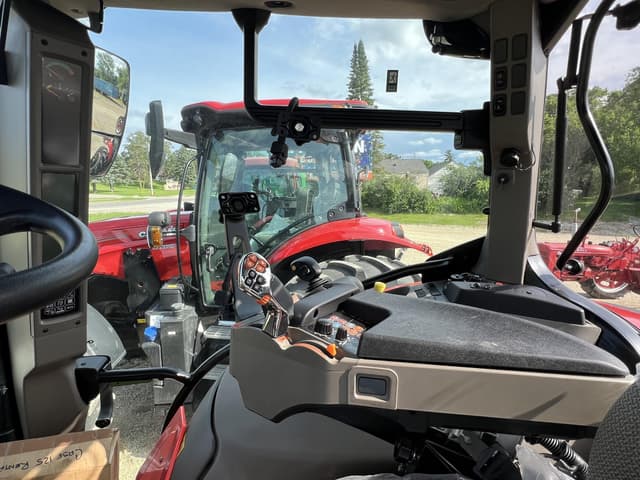 Image of Case IH Maxxum 125 equipment image 4