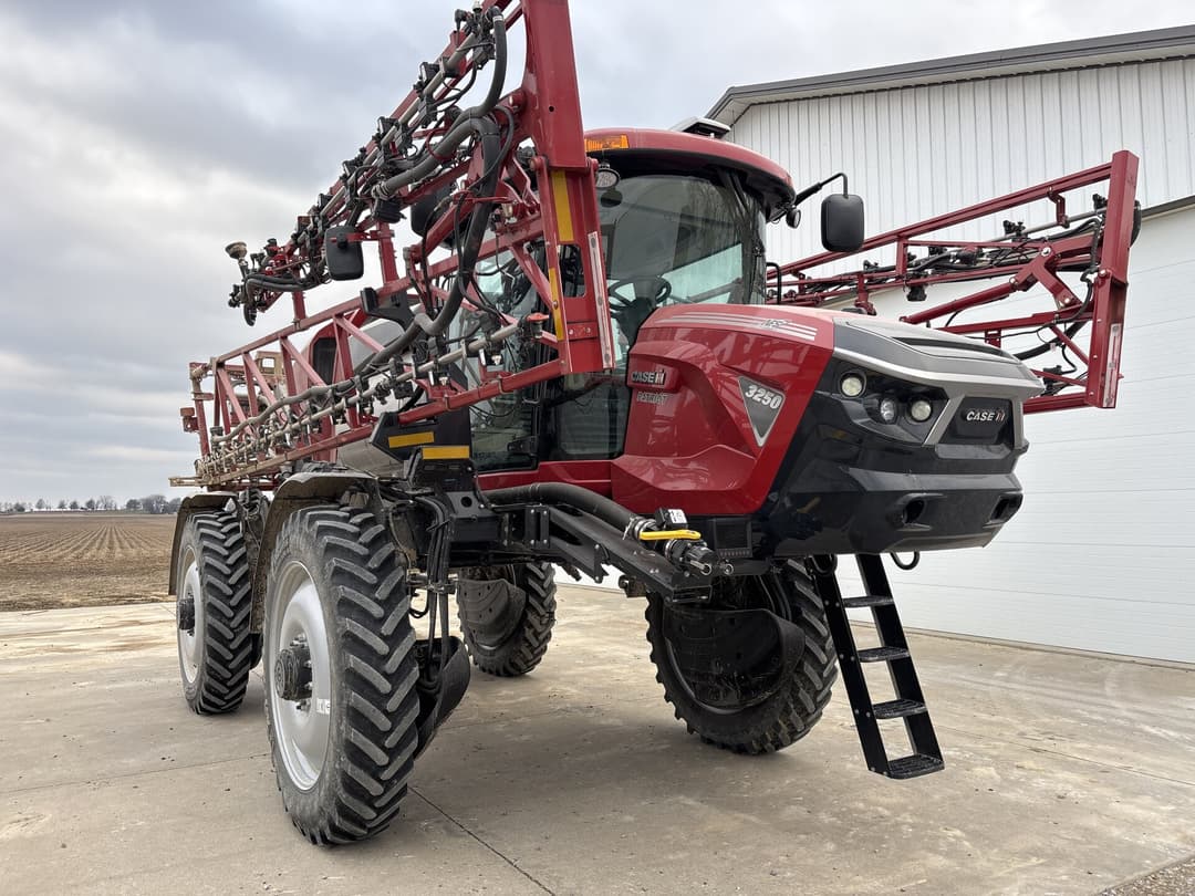 Image of Case IH Patriot 3250 Image 0