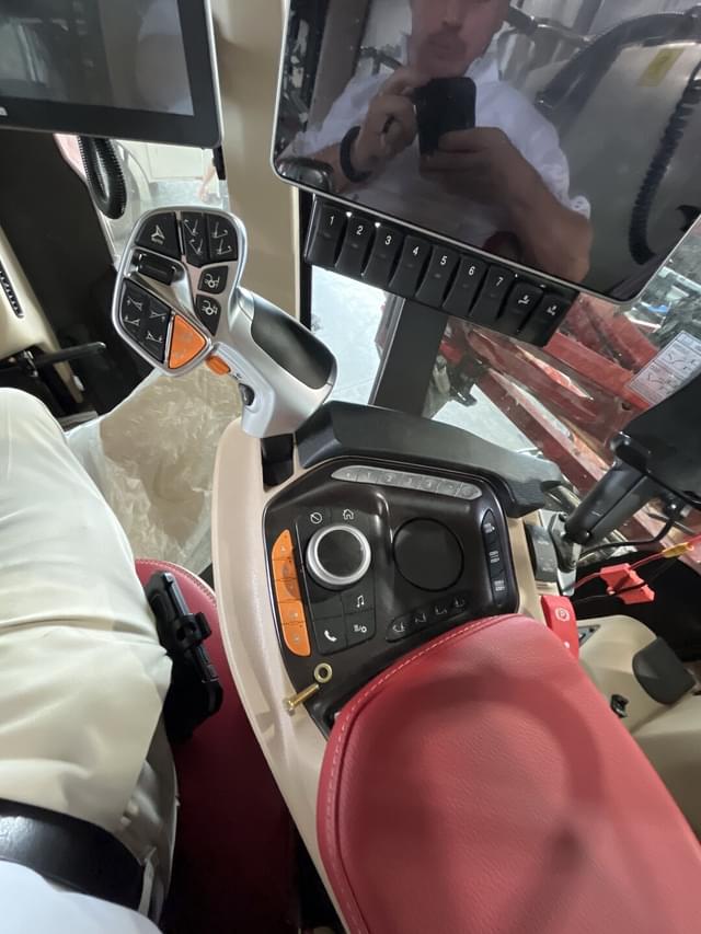 Image of Case IH Patriot 4350 equipment image 3