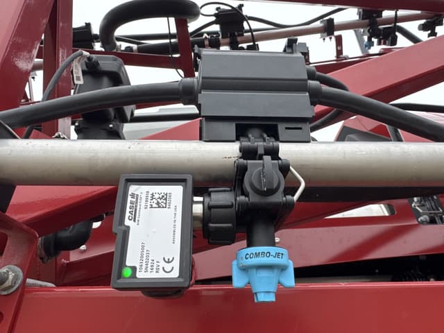 Image of Case IH Patriot 3250 equipment image 4