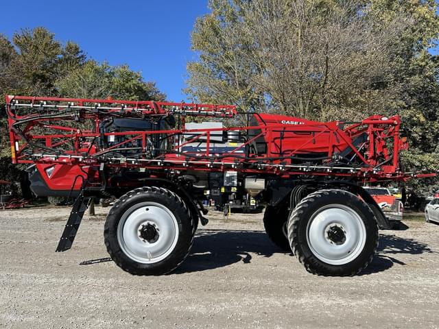 Image of Case IH Patriot 3250 equipment image 2