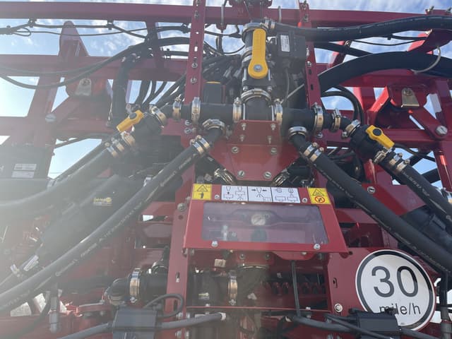 Image of Case IH Patriot 3250 equipment image 2