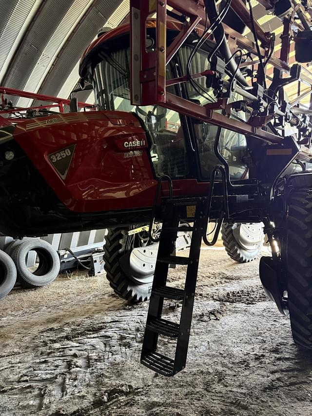 Image of Case IH Patriot 3250 equipment image 1