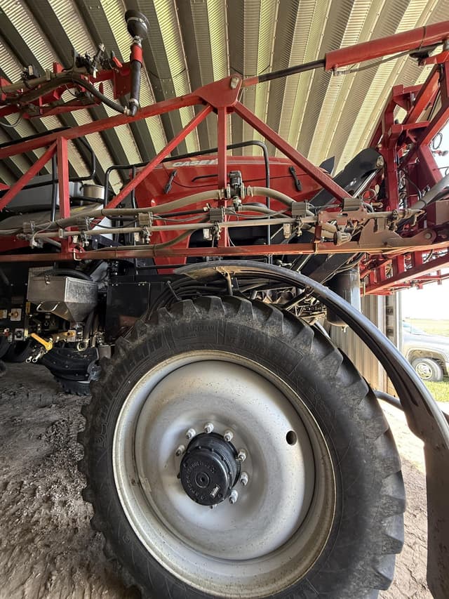Image of Case IH Patriot 3250 equipment image 4