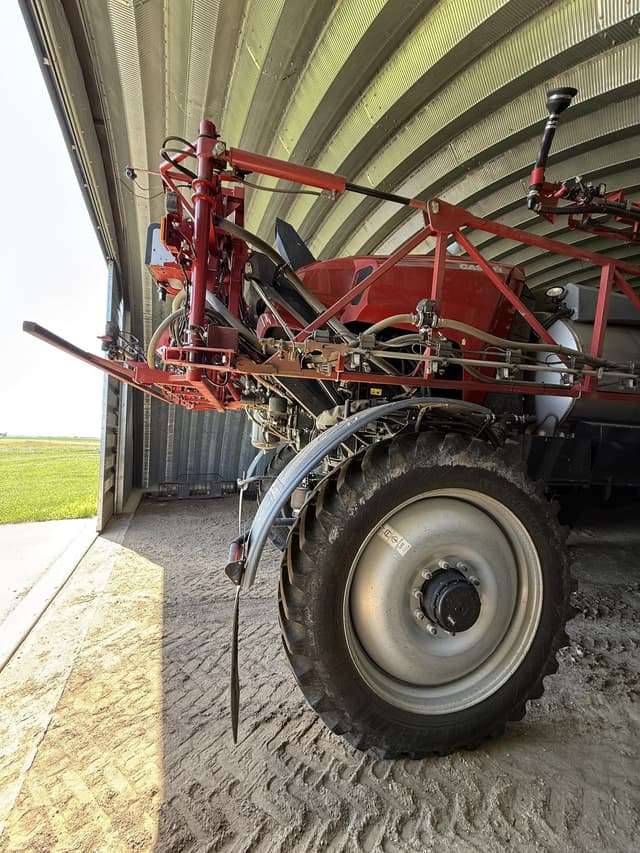Image of Case IH Patriot 3250 equipment image 2
