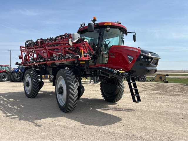 Image of Case IH Patriot 4350 equipment image 4