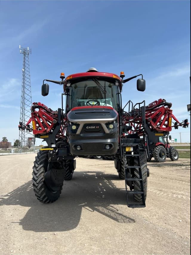 Image of Case IH Patriot 4350 equipment image 2
