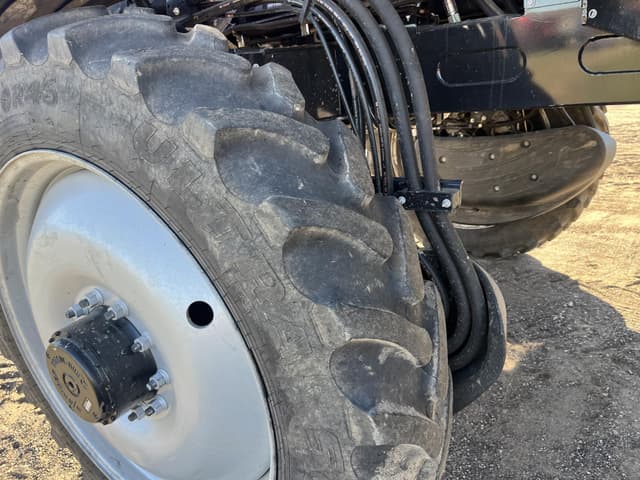 Image of Case IH Patriot 4350 equipment image 4