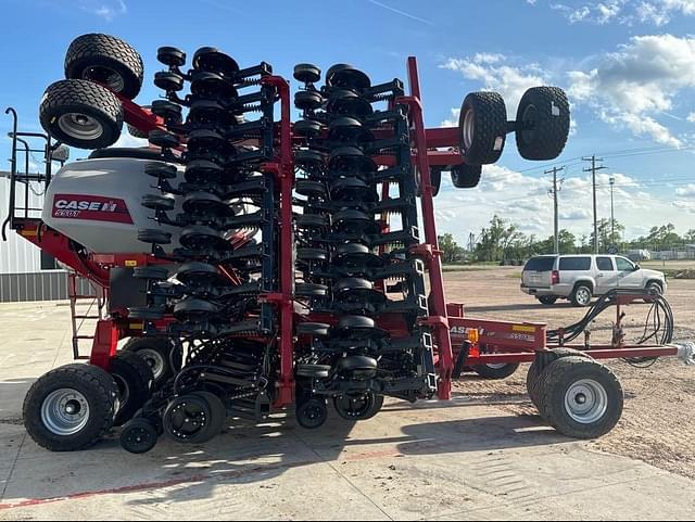 Image of Case IH 550T equipment image 1