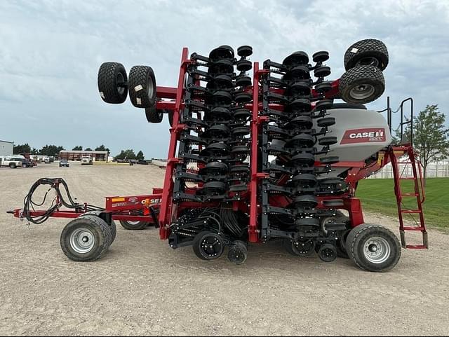 Image of Case IH 550T equipment image 1