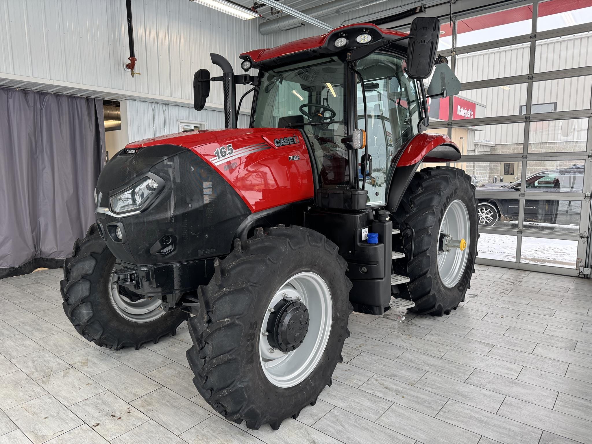 2024 Case IH Puma 165 Equipment Image0