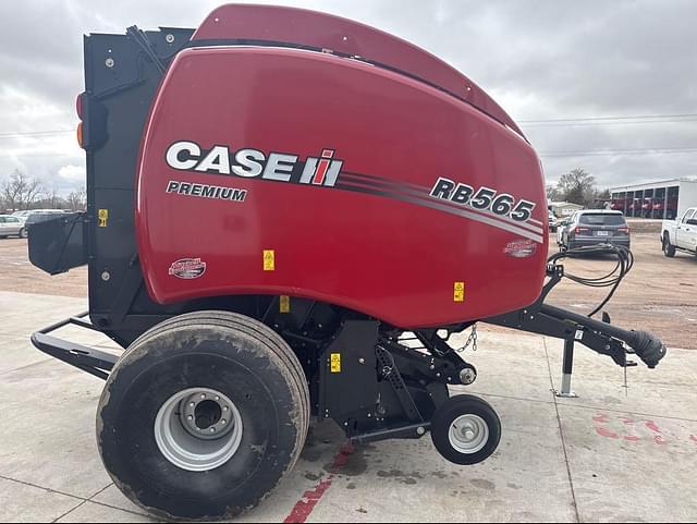 Image of Case IH RB565 Premium equipment image 2
