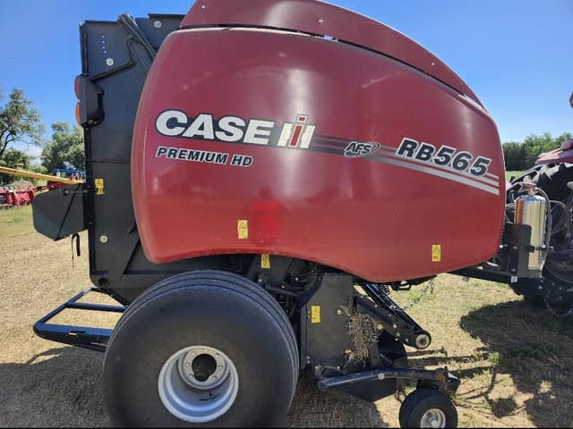 Image of Case IH RB565 equipment image 3