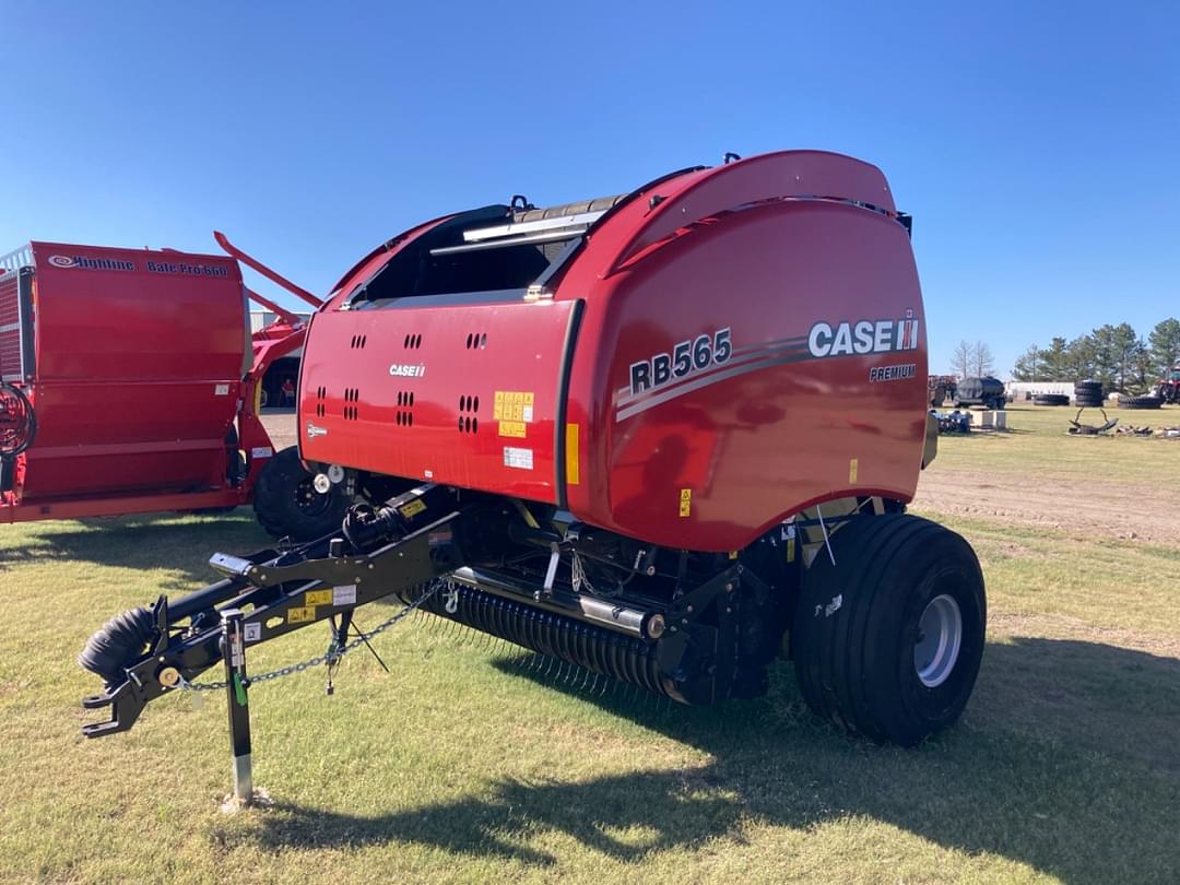 Image of Case IH RB565 Premium Image 1