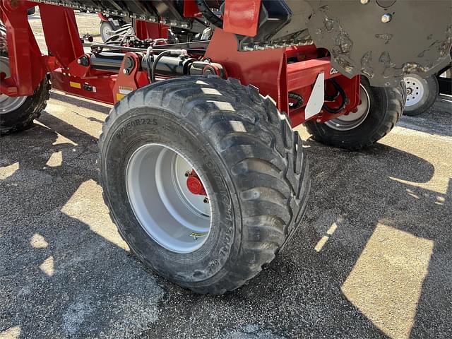 Image of Case IH 475 Speed Tiller equipment image 4