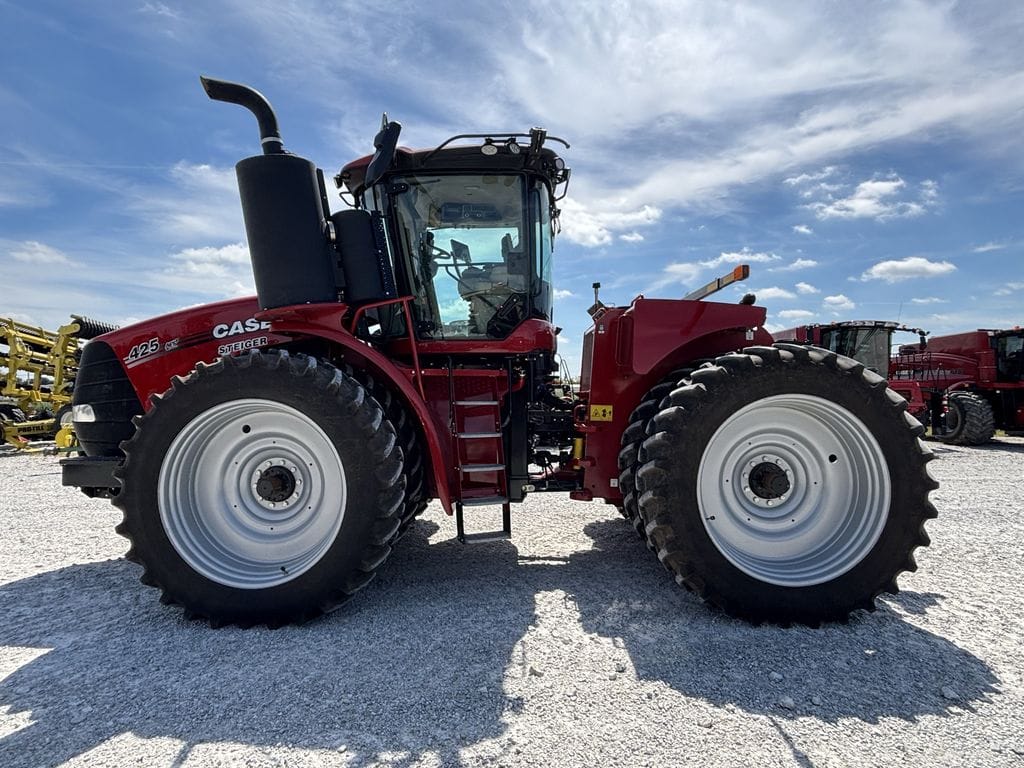 2024 Case IH Steiger 425 Equipment Image0