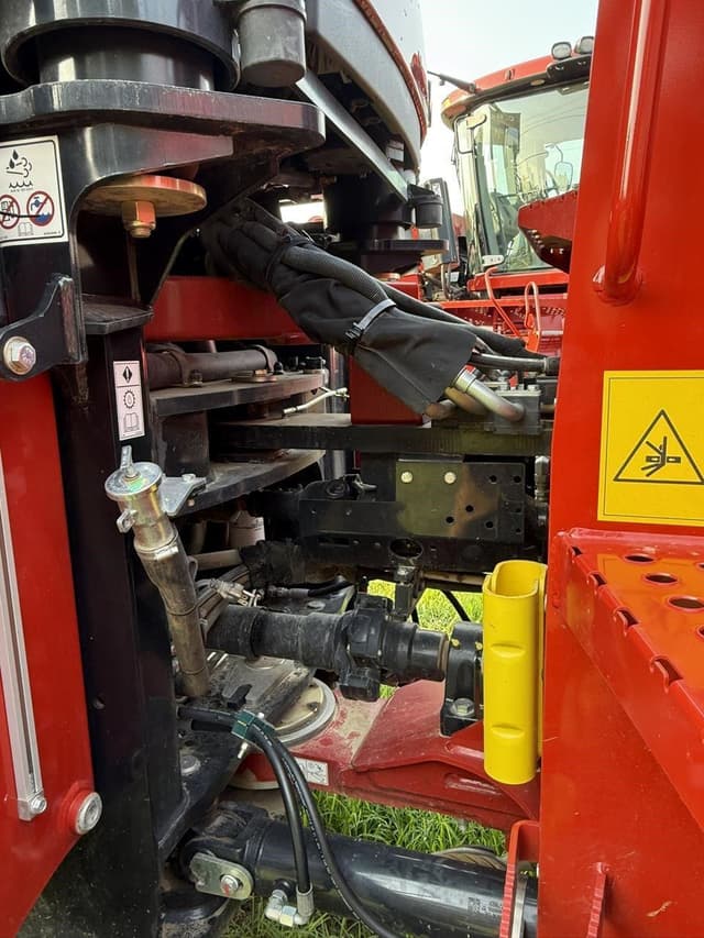 Image of Case IH Steiger 645 Quadtrac equipment image 3