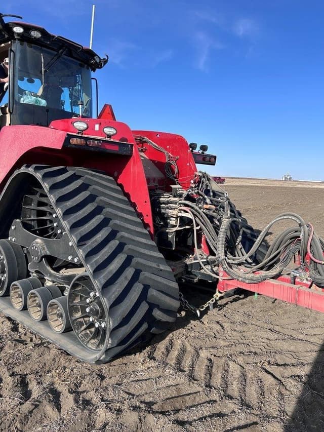 Image of Case IH Steiger 715 Quadtrac equipment image 4