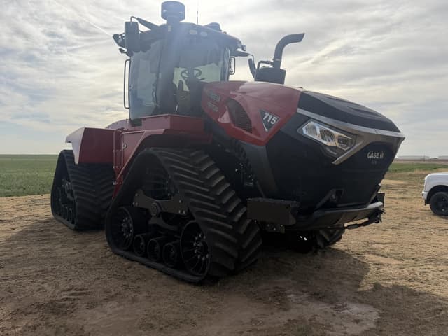Image of Case IH Steiger 715 Quadtrac equipment image 1