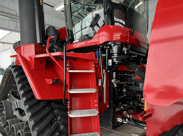 Image of Case IH Steiger 715 Quadtrac equipment image 4