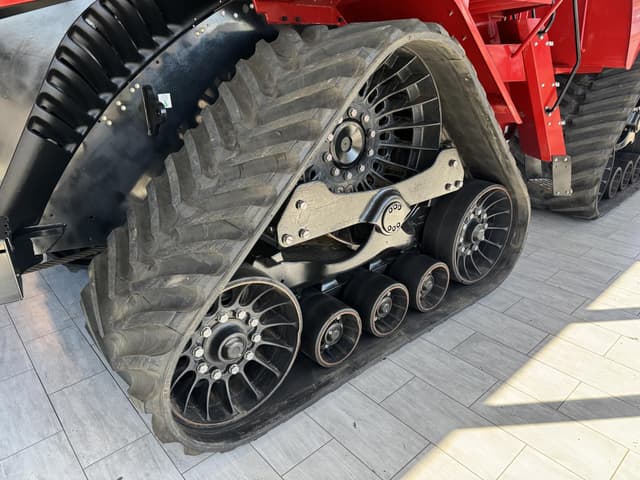 Image of Case IH Steiger 715 Quadtrac equipment image 4