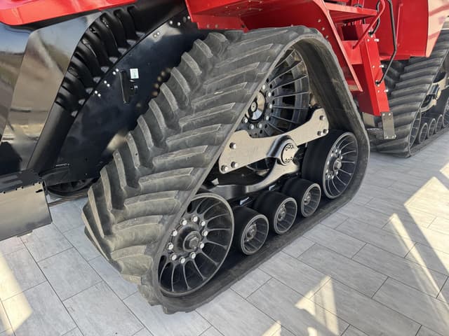 Image of Case IH Steiger 715 Quadtrac equipment image 4