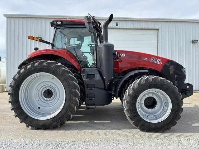 Image of Case IH Magnum 340 equipment image 2
