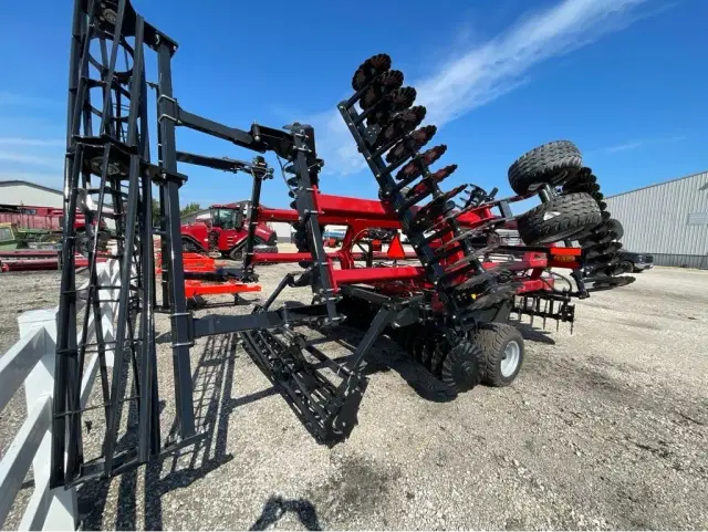 Image of Case IH Barracuda 335 equipment image 2