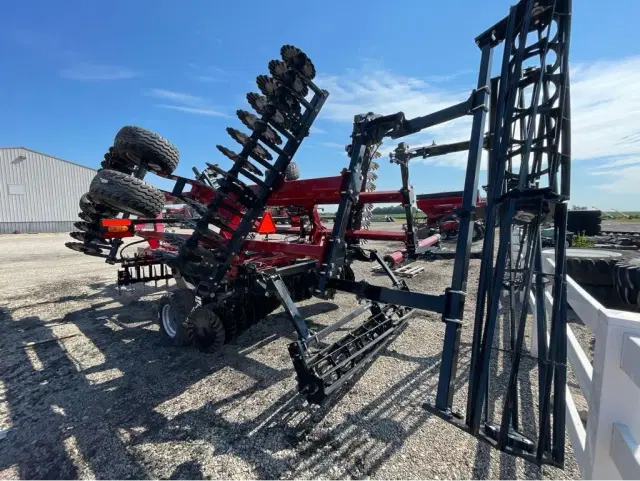 Image of Case IH Barracuda 335 equipment image 4