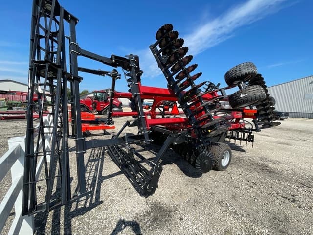 Image of Case IH Barracuda 335 equipment image 2