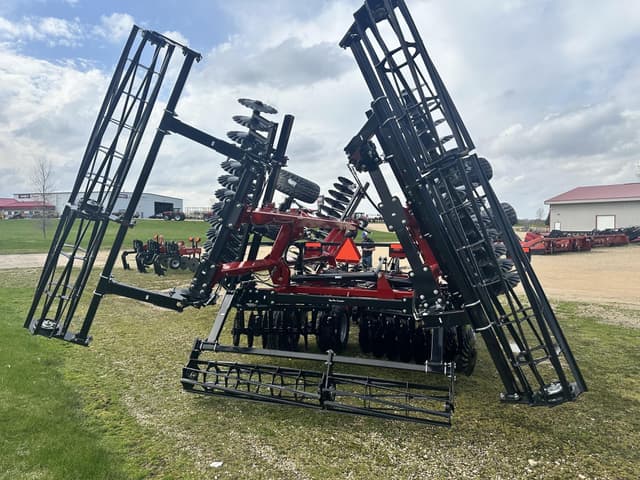 Image of Case IH Barracuda 335 equipment image 3