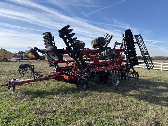 Image of Case IH 335VT equipment image 2