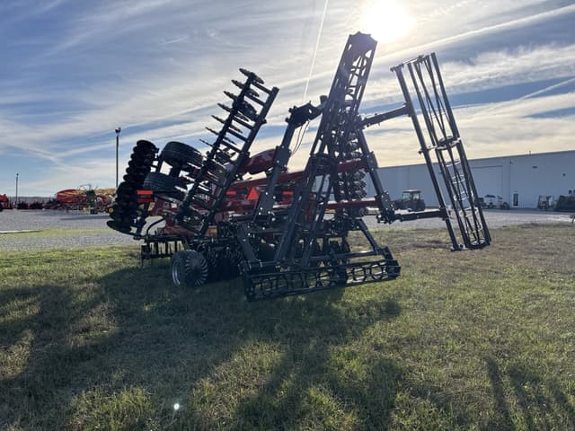 Image of Case IH 335VT equipment image 4