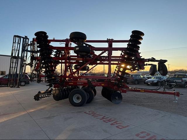 Image of Case IH 375 equipment image 3